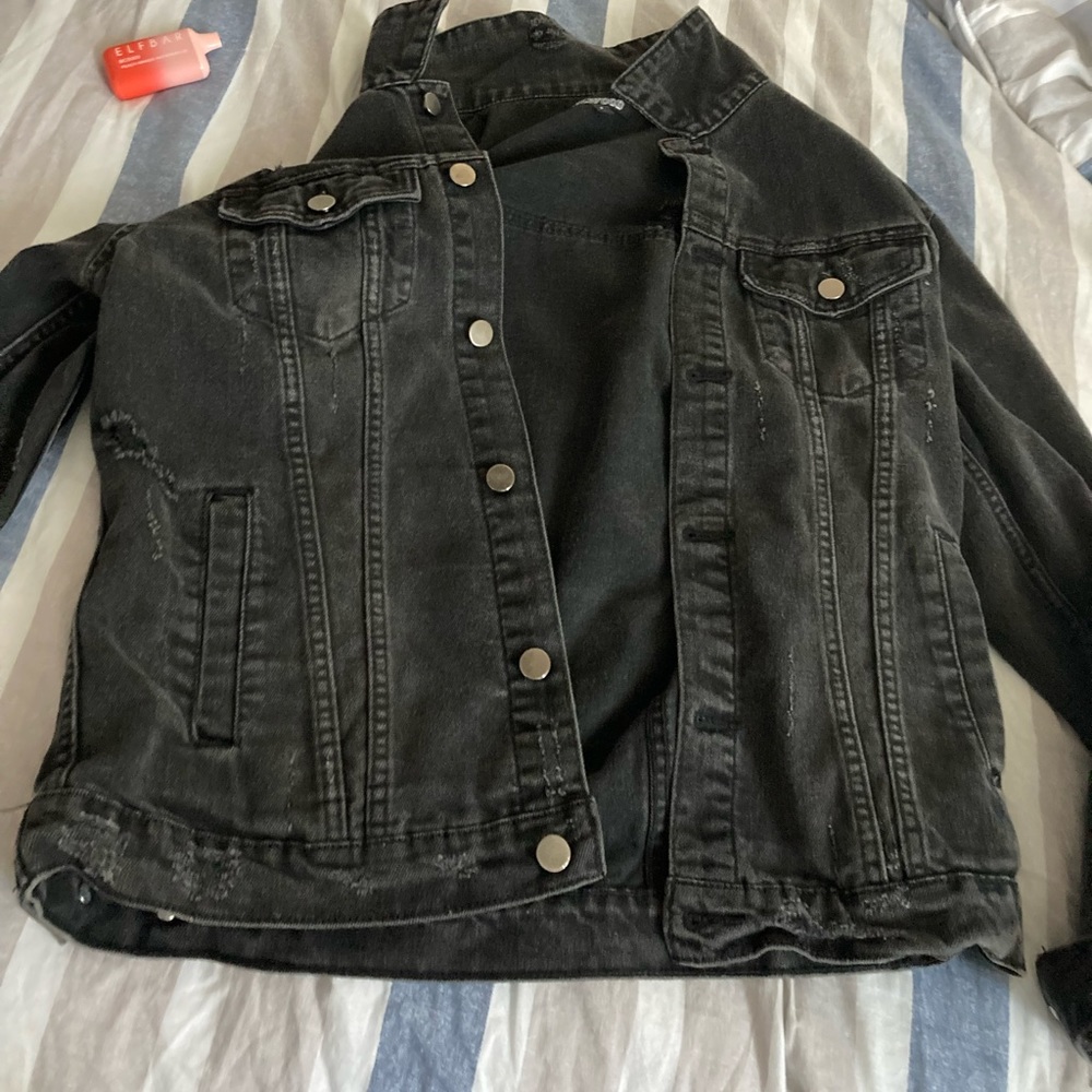 Mens jean jacket but women can wear